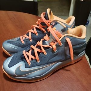 Nike Lebron XI Max Low Magnet Grey/Lava Sz 13